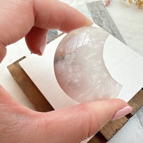 Gorgeous Small Flower Agate Moon Carving - Picture 6 of 6